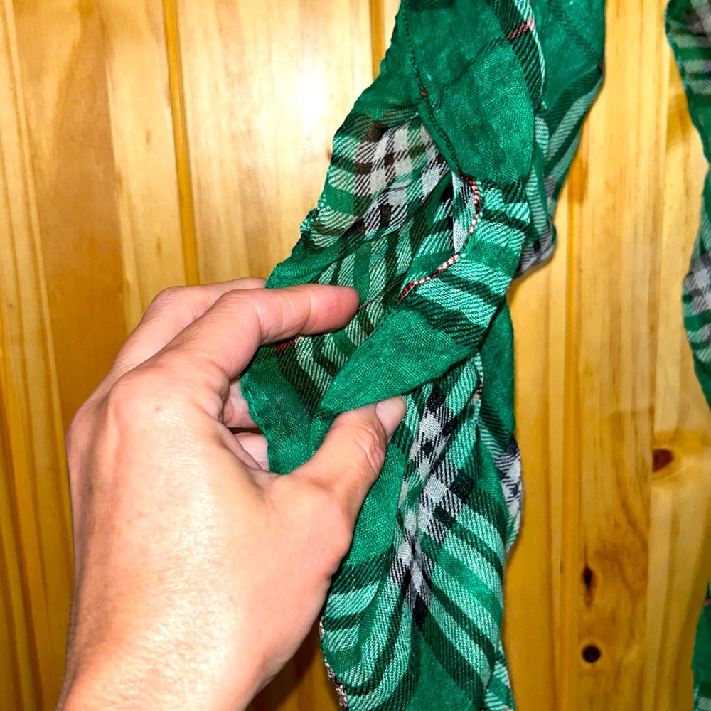 Scarf - Picture 2 of 4
